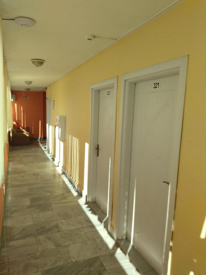 קרנבו Hotel Zora מראה חיצוני תמונה