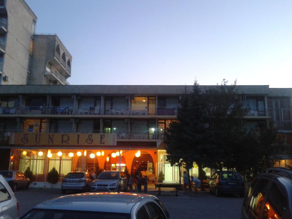 קרנבו Hotel Zora מראה חיצוני תמונה