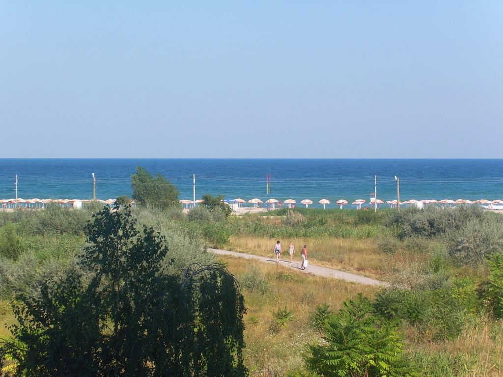 קרנבו Hotel Zora מראה חיצוני תמונה
