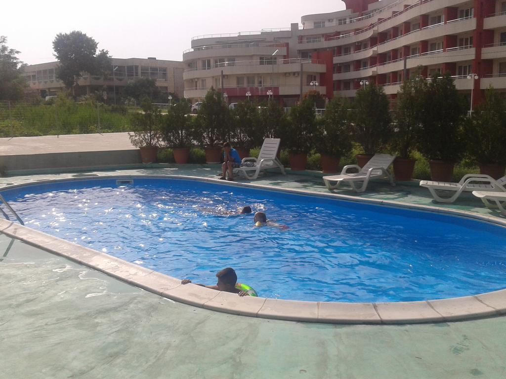 קרנבו Hotel Zora מראה חיצוני תמונה